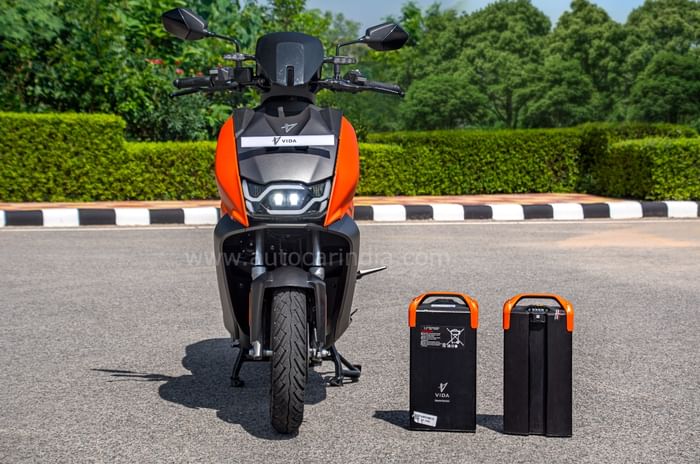 Replacement for a Honda Activa: Ather 450x or Hero Vida V1? City electric scooter for daily commutes AAA.